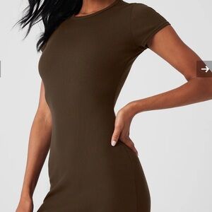 Alo Goddess ribbed short sleeve espresso color dress.